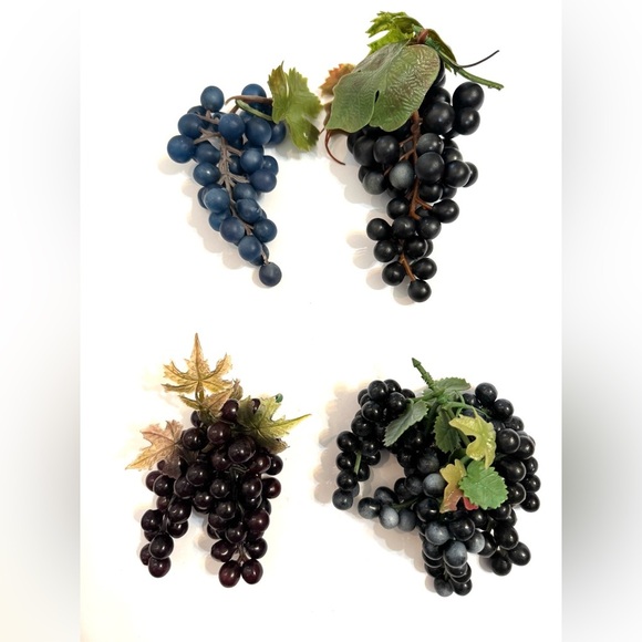4 Vintage Retro Artificial Fruit Rubber Purple Grape Clusters W/ Plastic Leaves - Picture 1 of 6
